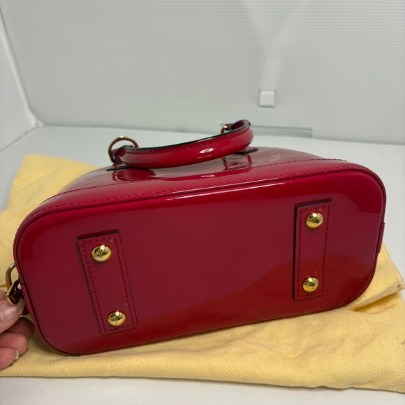 Louis Vuitton Red Crossbody Bag - Picture 4 of 7